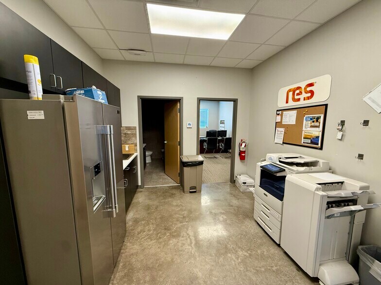 More Photos Of 5901 FM 920, Weatherford Warehouse For Sale
