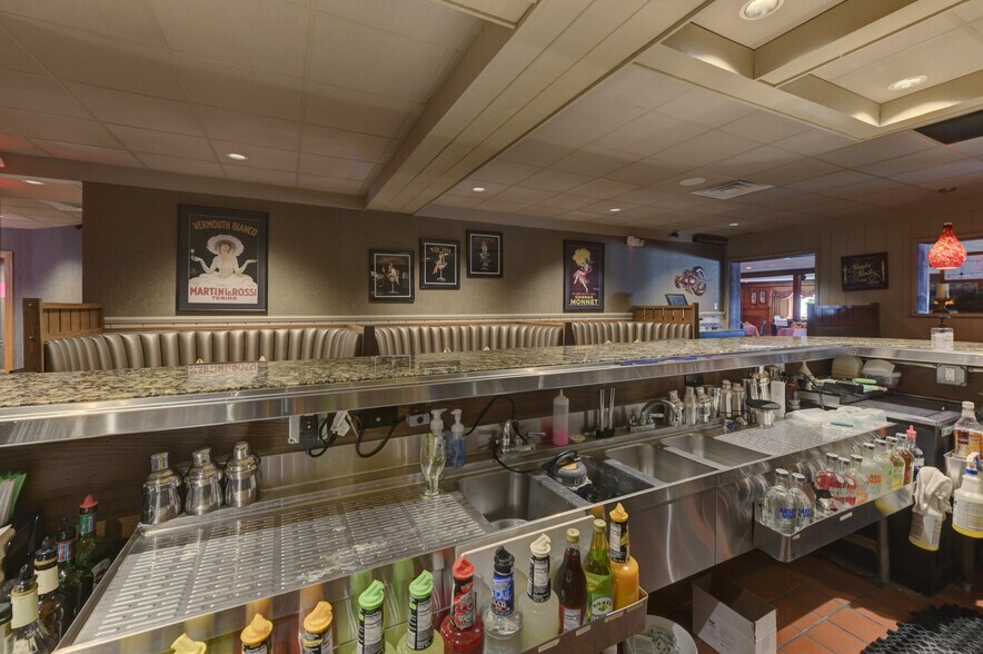 More Photos Of 502 Dixie Hwy, Beecher Restaurant For Sale