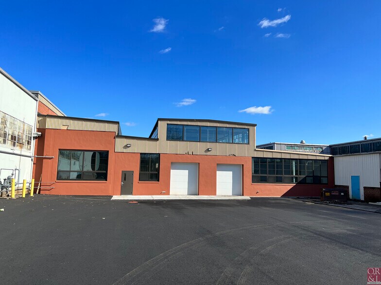 More Photos Of 221 South St, New Britain Unknown For Lease