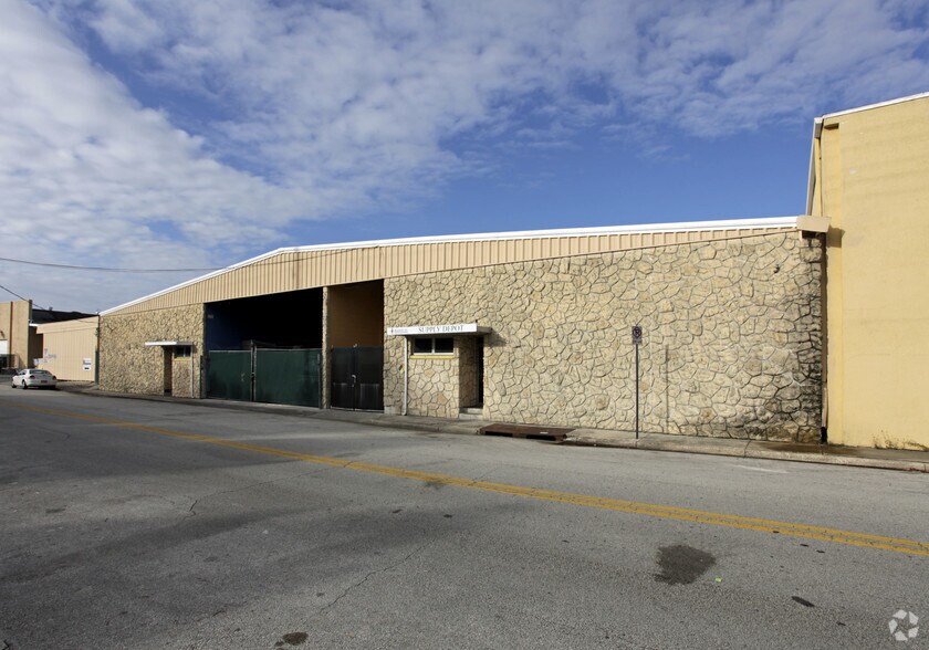 More Photos Of 1810 Alden Rd, Orlando Warehouse For Lease