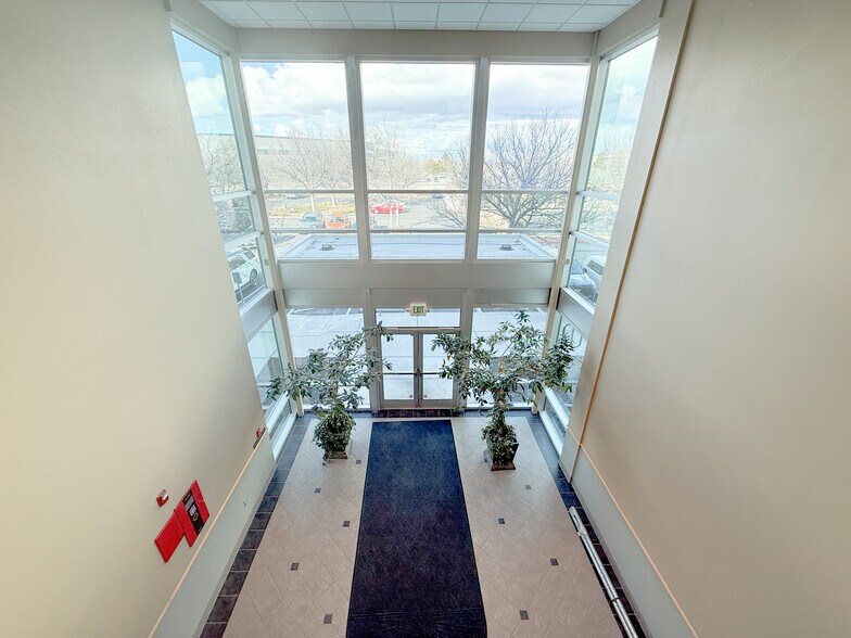 More Photos Of 5660 E Franklin Rd, Nampa Office For Lease