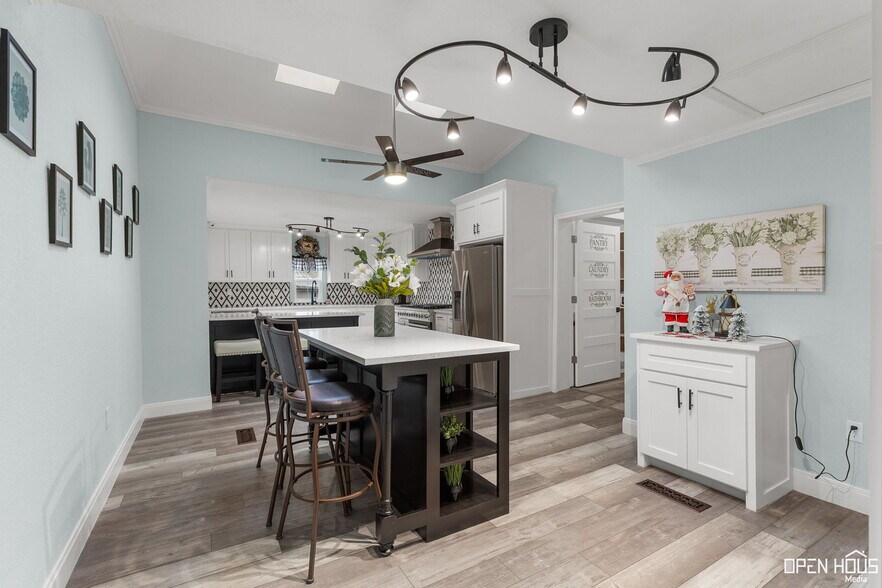 More Photos Of 405 W Gilbert St, Henrietta Hospitality For Sale