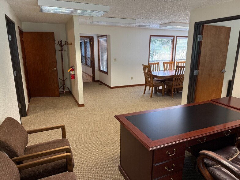 More Photos Of 8513-8515 NE Hazel Dell Ave, Vancouver Medical For Sale
