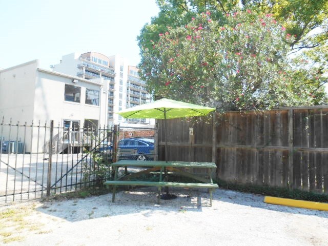 More Photos Of 3803 Bute St, Houston Storefront Retail Residential For Sale