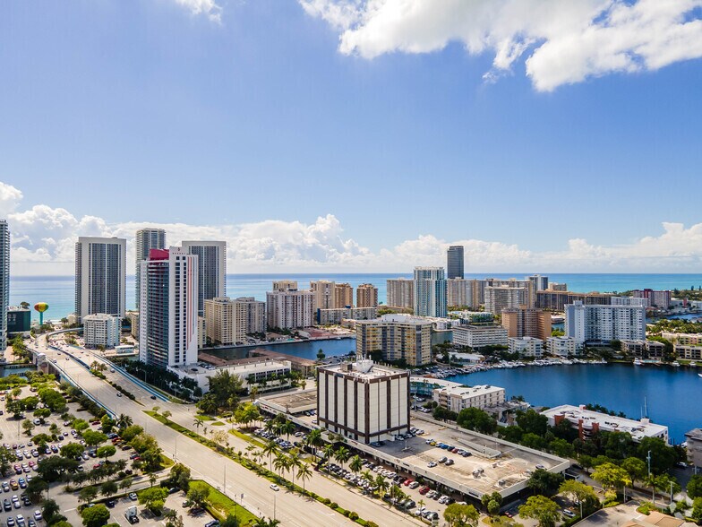 More Photos Of 2500 E Hallandale Beach Blvd, Hallandale Beach Office For Lease