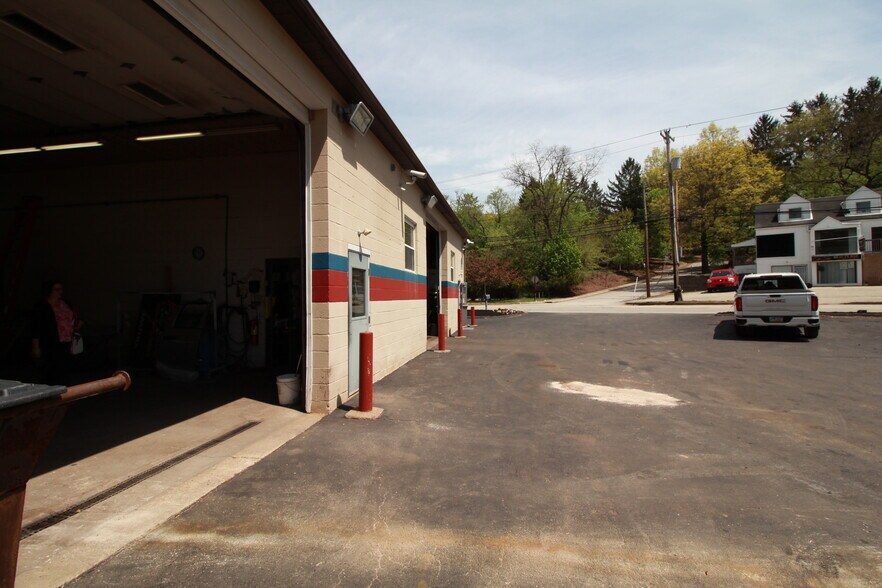 More Photos Of 420 Rodi Rd, Pittsburgh Auto Repair For Sale