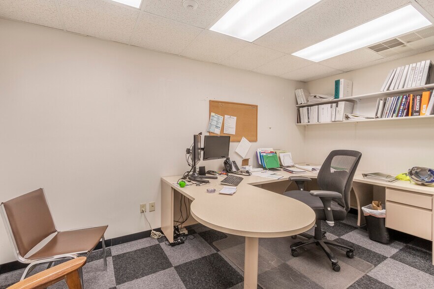 More Photos Of 5095 Crookshank Rd, Cincinnati Light Manufacturing For Sale