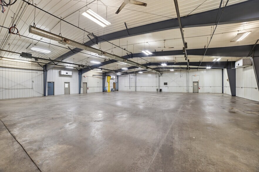 More Photos Of 3166 Muckle Rd, Central Lake Manufacturing For Lease