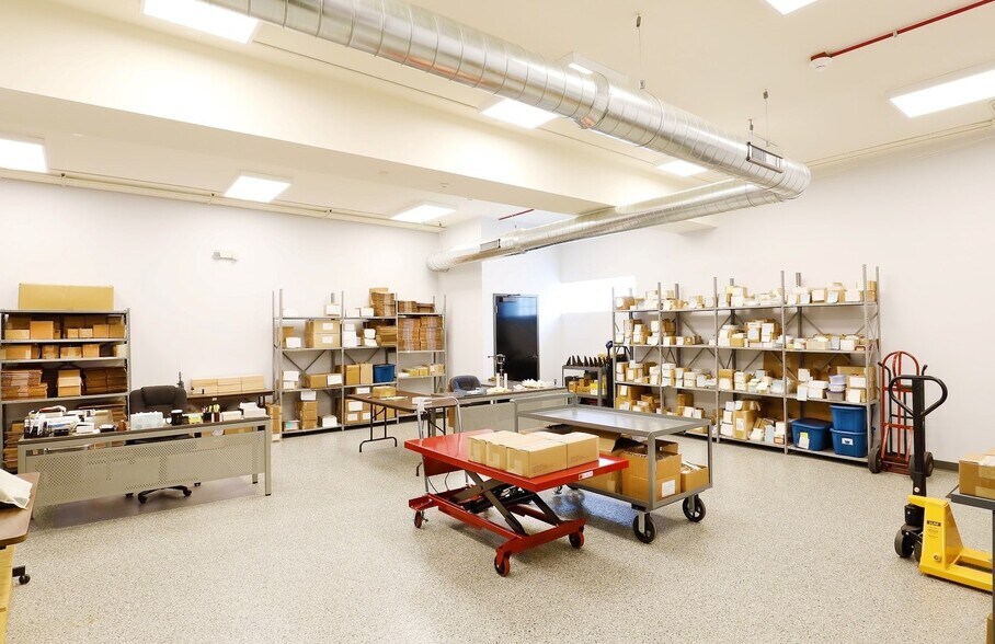 More Photos Of 9300 W Ogden Ave, Brookfield Office For Sale