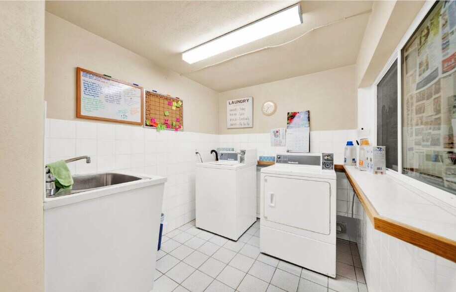 More Photos Of 3719 W 8th Av, Vancouver Apartments For Sale