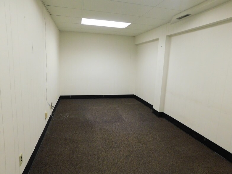 More Photos Of 207 4th St NW, Bemidji Storefront Retail Office For Lease