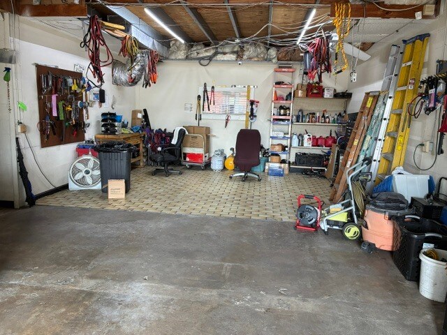 More Photos Of 5902 Spencer Hwy, Pasadena Auto Dealership For Lease