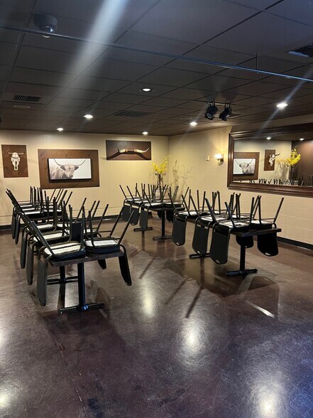More Photos Of 217 N Elder St, Moses Lake Restaurant For Sale