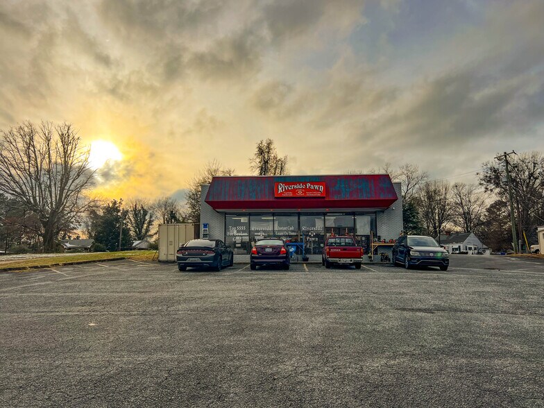 More Photos Of 1304 S Scales St, Reidsville Freestanding For Sale