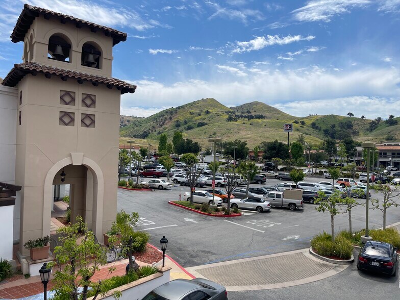 More Photos Of 26527-26351 Agoura Rd, Calabasas Storefront For Lease