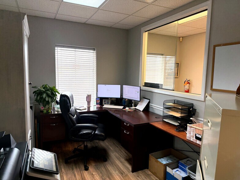 More Photos Of 410 Mill St, Mount Pleasant Office For Lease