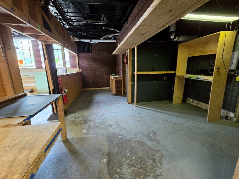 More Photos Of 16 Armory St, Northampton Office For Sale