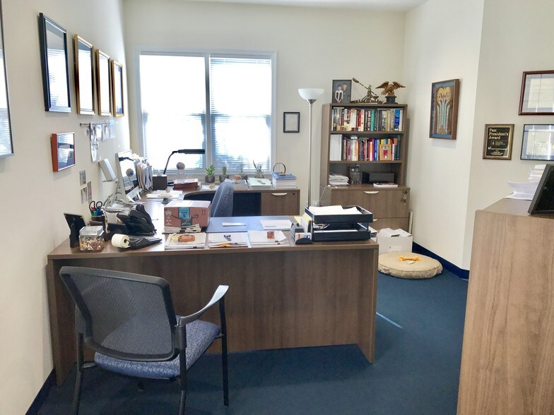 More Photos Of 333 Main St, Gaithersburg Office For Lease