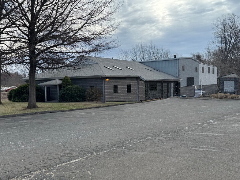 Primary Photo Of 19 Airline Rd, Durham Manufacturing For Sale