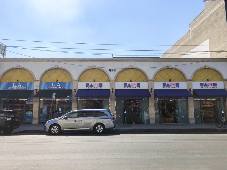 More Photos Of 948 Crocker St, Los Angeles Storefront Retail Office For Lease