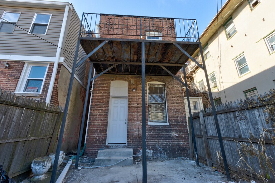 More Photos Of 833 N Howard St, Baltimore Storefront Retail Office For Lease