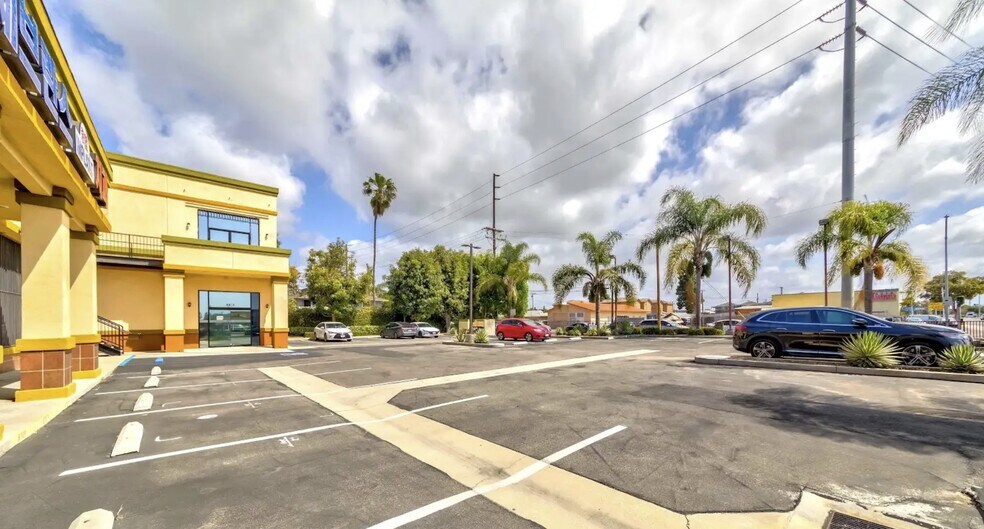 More Photos Of 8471 Garden Grove Blvd, Garden Grove Medical For Sale