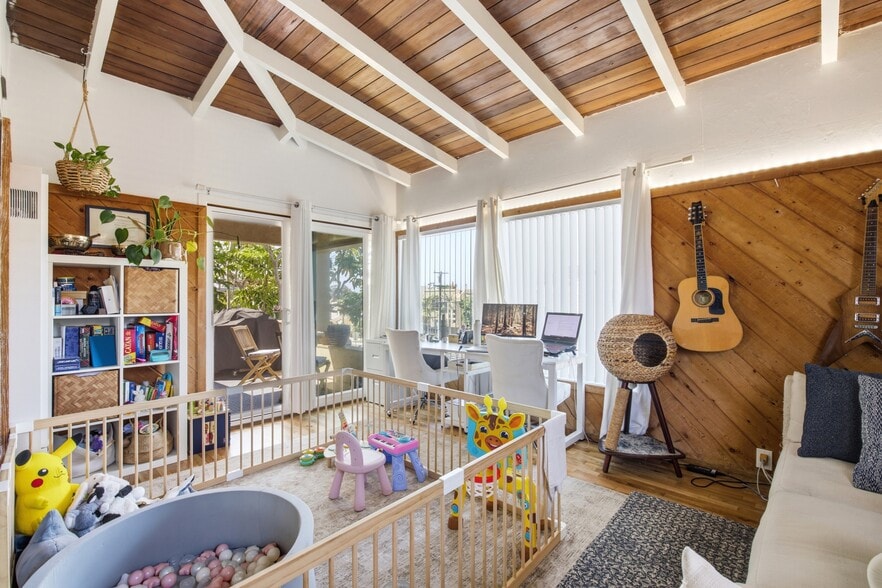 More Photos Of 4001 Riviera Dr, San Diego Apartments For Sale