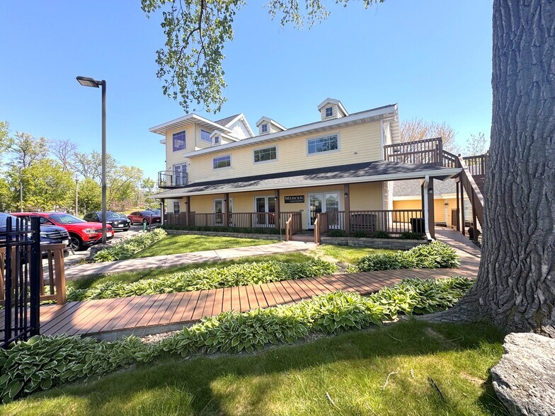 More Photos Of 400 Interlake Dr, Madison Office For Lease