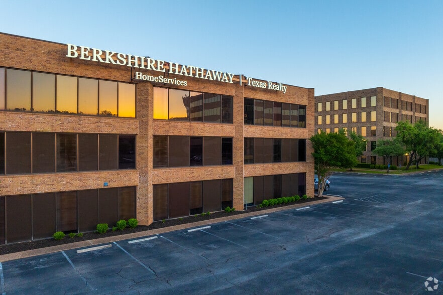 More Photos Of 3301-3305 Northland Dr, Austin Unknown For Lease