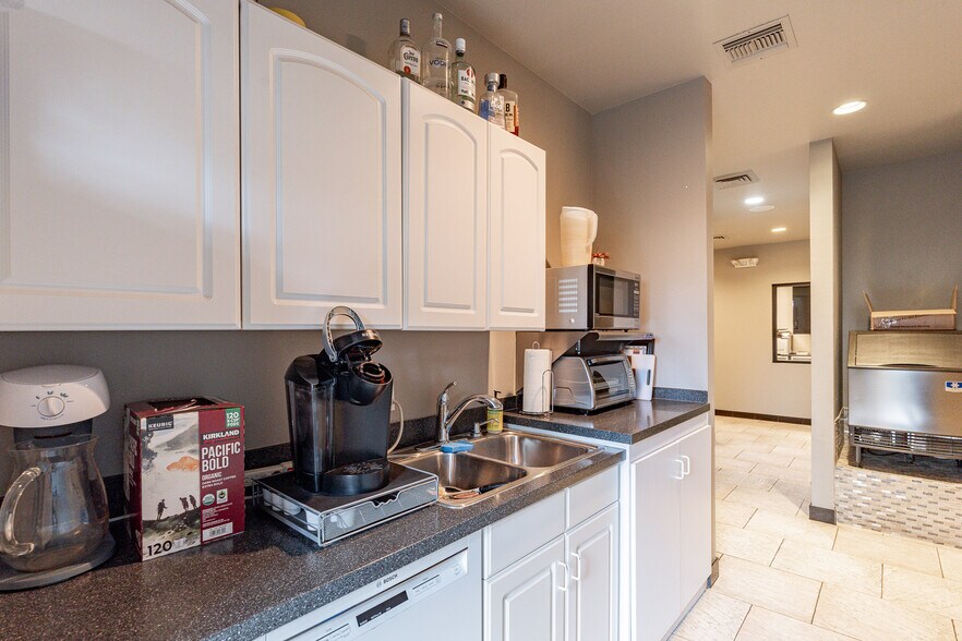 More Photos Of 1702 E McNair Dr, Tempe Office Residential For Lease