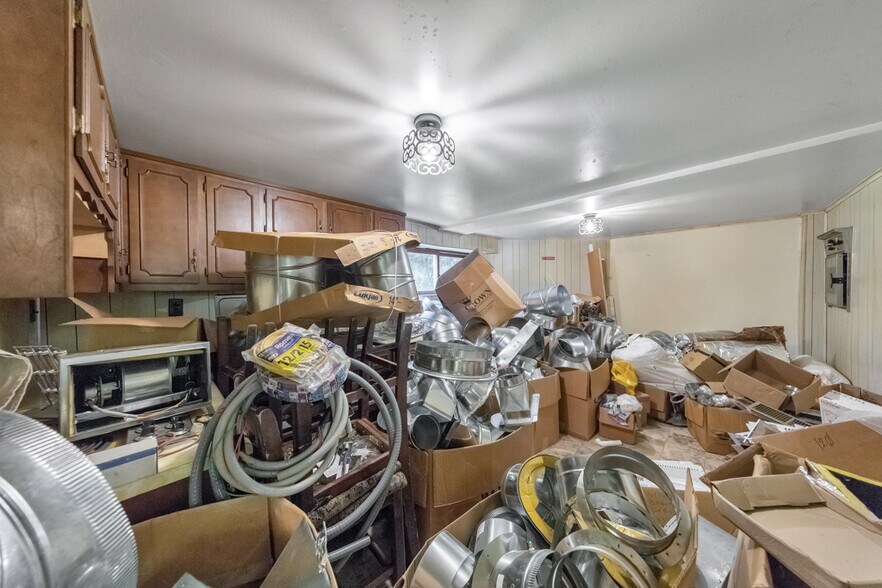 More Photos Of 3289 Powder Springs Rd, Powder Springs Warehouse For Lease
