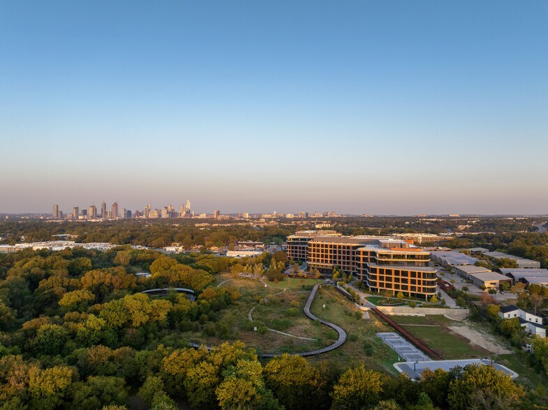 More Photos Of 1017 Springdale Rd, Austin Unknown For Lease