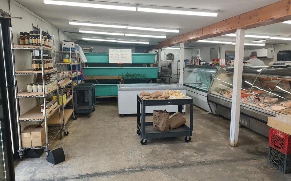 More Photos Of 718 Southbridge St, Auburn Convenience Store For Sale