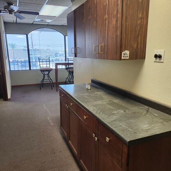 More Photos Of 30 Acoma Blvd S, Lake Havasu City Office For Lease