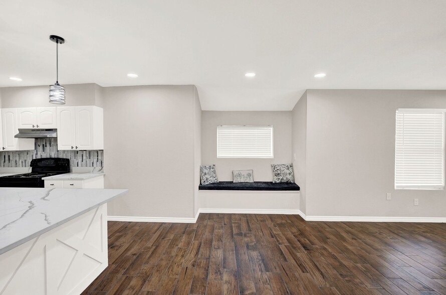 More Photos Of 285 San Antonio, Leming Apartments For Sale