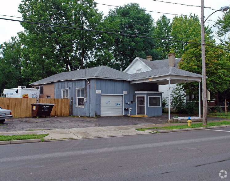 Primary Photo Of 485 Selma Rd, Springfield Light Distribution For Sale