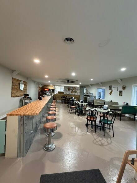 More Photos Of 12150 N US Highway 421, Monticello General Retail For Sale