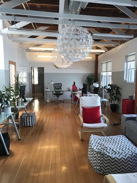 More Photos Of 210-226 Main St, Venice Storefront Retail Office For Lease