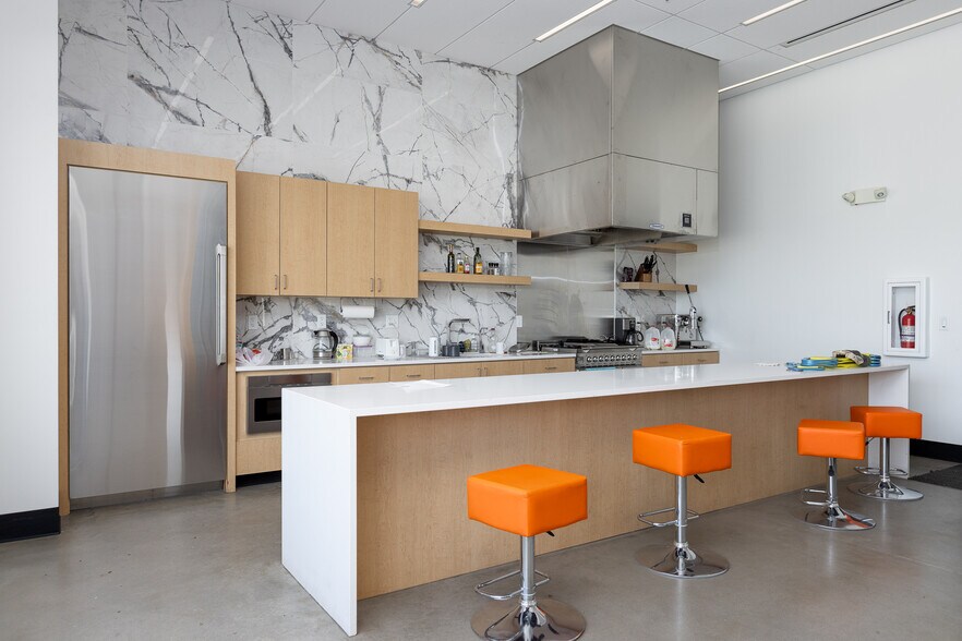 More Photos Of 753 South 66th Ter, Kansas City Warehouse For Sale
