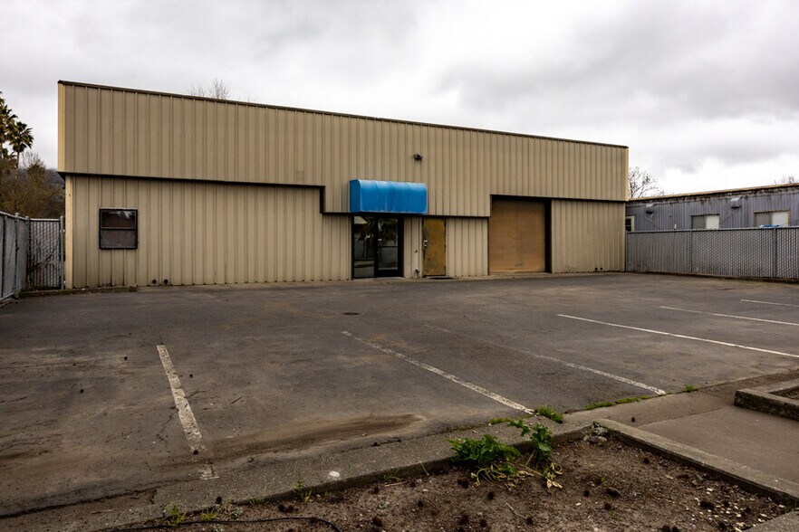 More Photos Of 3218-3220 Santa Rosa Ave, Santa Rosa Service For Lease