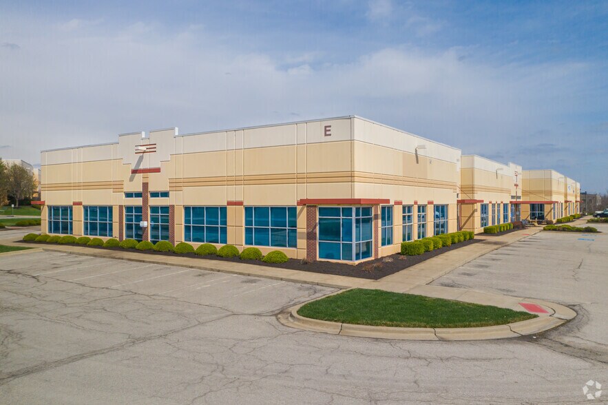 More Photos Of 11025-11091 Strang Line Rd, Lenexa Office For Lease