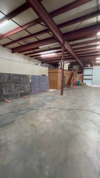 Primary Photo Of 2601 Lexington St, Kenner Warehouse For Sale