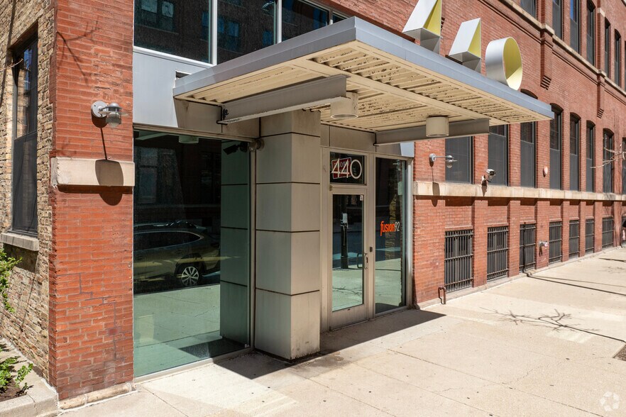 More Photos Of 440 W Ontario St, Chicago Loft Creative Space For Sale