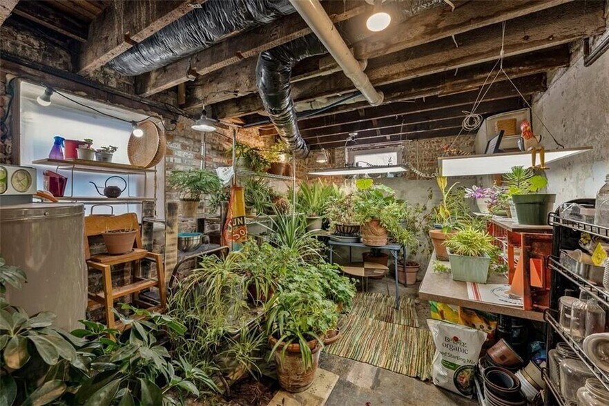 More Photos Of 809 Hall St, Saint Joseph Hospitality For Sale