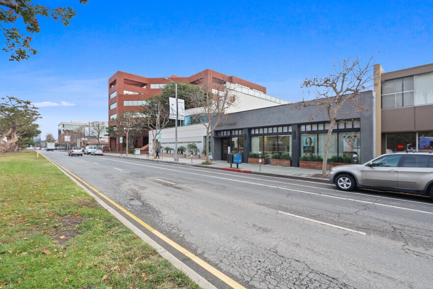 More Photos Of 11826-11828 San Vicente Blvd, Los Angeles Storefront Retail Office For Sale