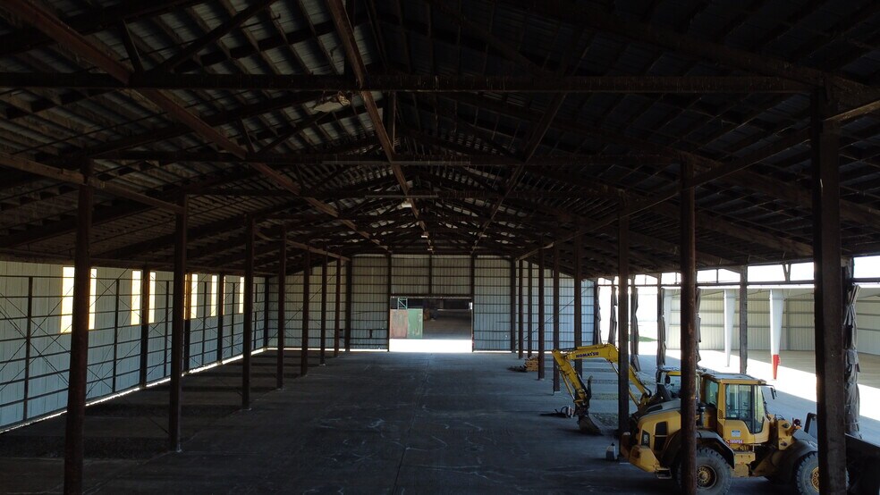 More Photos Of 1980 Kusel Rd, Oroville Manufacturing For Lease