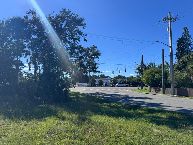 More Photos Of 945 6th St, Daytona Beach Land For Sale