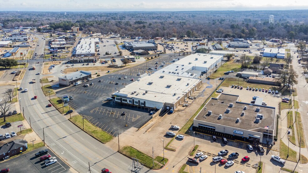 More Photos Of 98-110 Midtown Dr, Kilgore Unknown For Lease