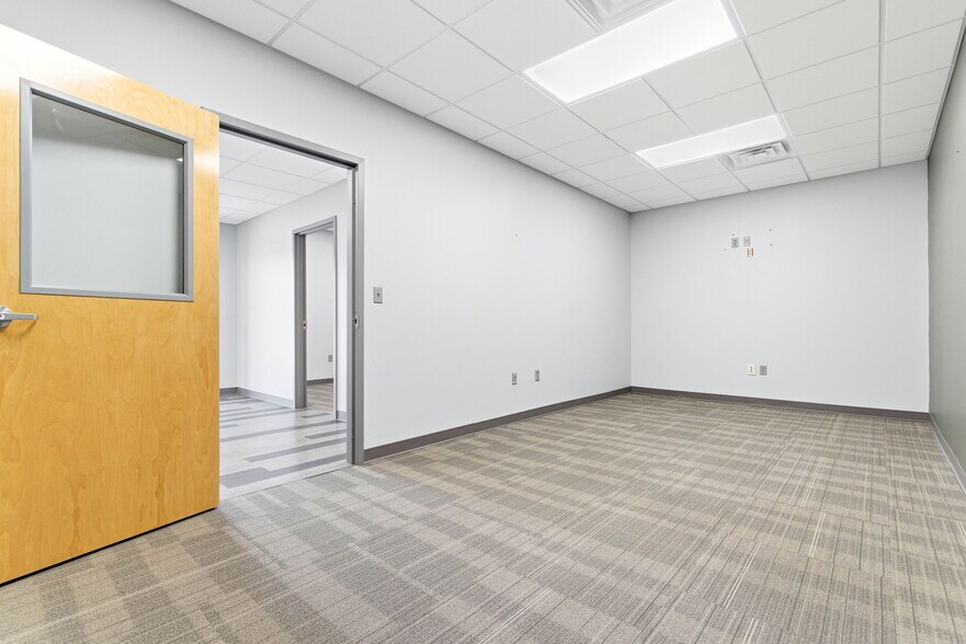 More Photos Of 13720 Aiken Rd, Louisville Warehouse For Sale