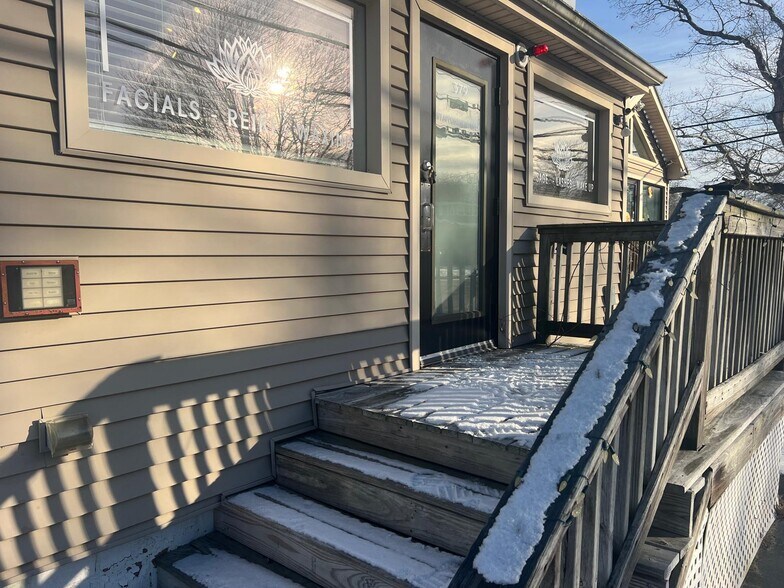 More Photos Of 379 Sconticut Neck Rd, Fairhaven Storefront Retail Office For Lease